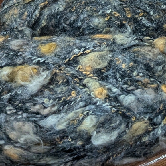 Bernat Galaxy yarn 8x 50g balls, color Mercury (gray beige gold white) - Picture 12 of 12